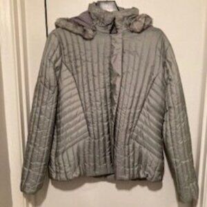 Newport News NWOT Women's hooded puffer jacket, size18